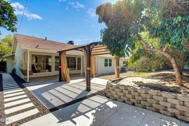 17437 Arminta Street, Northridge, CA 91325