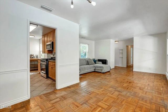 17437 Arminta Street, Northridge, CA 91325