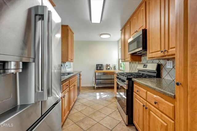 17437 Arminta Street, Northridge, CA 91325