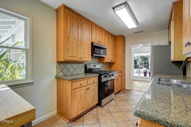 17437 Arminta Street, Northridge, CA 91325