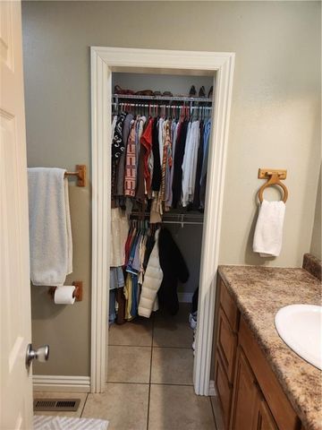 1018 E 16th Street, Pittsburg, KS 66762