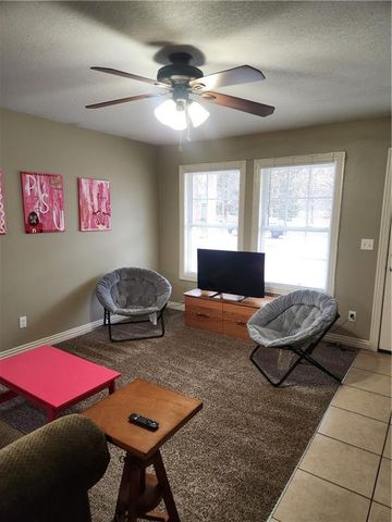 1018 E 16th Street, Pittsburg, KS 66762