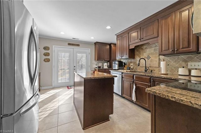 4611 Paradise Lane, Winston-salem, NC 27101