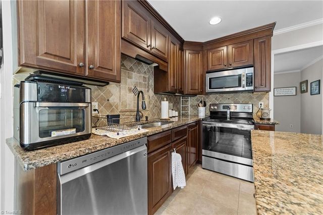 4611 Paradise Lane, Winston-salem, NC 27101