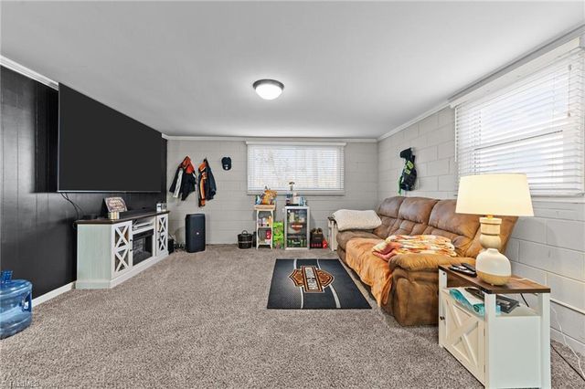 4611 Paradise Lane, Winston-salem, NC 27101