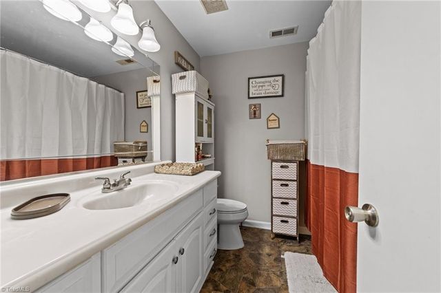 4611 Paradise Lane, Winston-salem, NC 27101