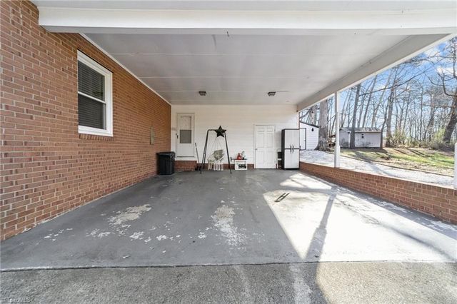 4611 Paradise Lane, Winston-salem, NC 27101