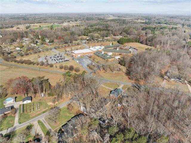 4611 Paradise Lane, Winston-salem, NC 27101