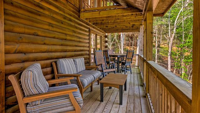 43 S Dustin Drive, Ellijay, GA 30540