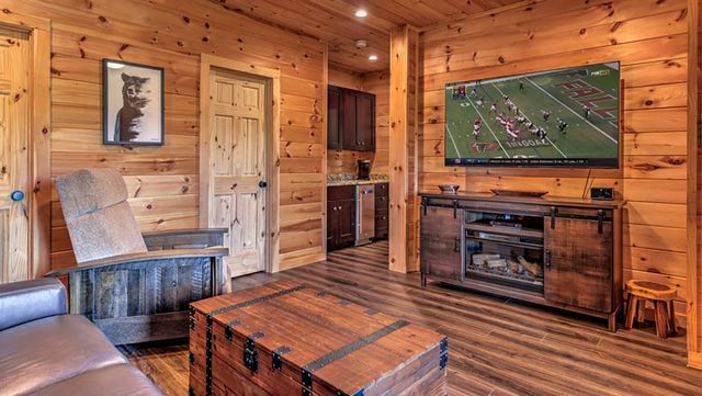 43 S Dustin Drive, Ellijay, GA 30540