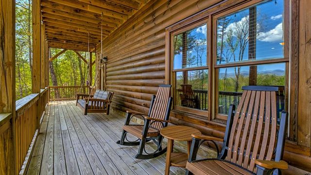 43 S Dustin Drive, Ellijay, GA 30540