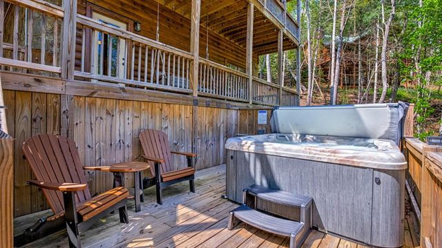 43 S Dustin Drive, Ellijay, GA 30540