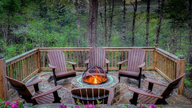 43 S Dustin Drive, Ellijay, GA 30540