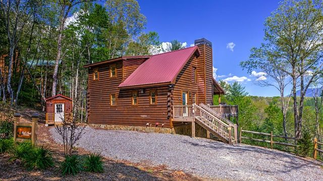 43 S Dustin Drive, Ellijay, GA 30540