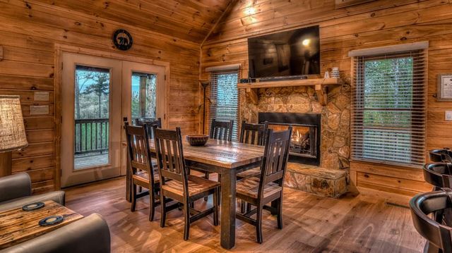 43 S Dustin Drive, Ellijay, GA 30540