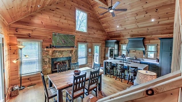 43 S Dustin Drive, Ellijay, GA 30540