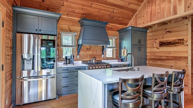 43 S Dustin Drive, Ellijay, GA 30540