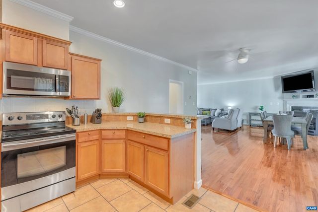 1006 LONG ST, Charlottesville, VA 22901