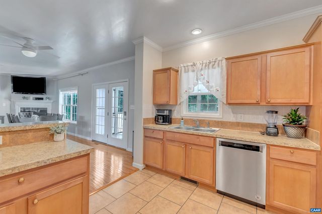 1006 LONG ST, Charlottesville, VA 22901