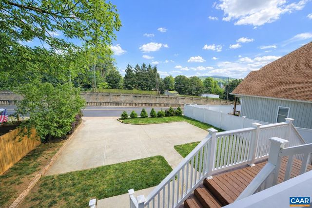1006 LONG ST, Charlottesville, VA 22901