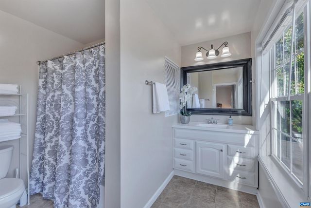 1006 LONG ST, Charlottesville, VA 22901