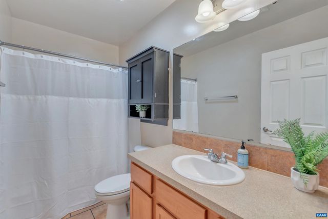 1006 LONG ST, Charlottesville, VA 22901