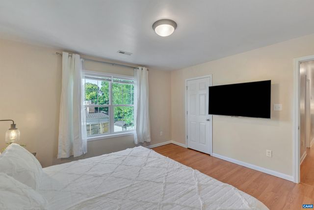 1006 LONG ST, Charlottesville, VA 22901