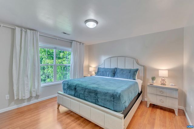 1006 LONG ST, Charlottesville, VA 22901