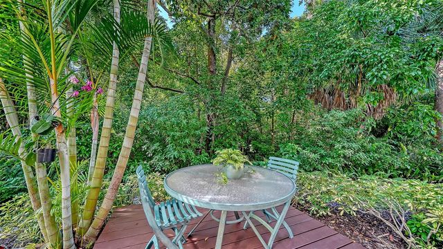 1638 STARLING DRIVE 105, Sarasota, FL 34231