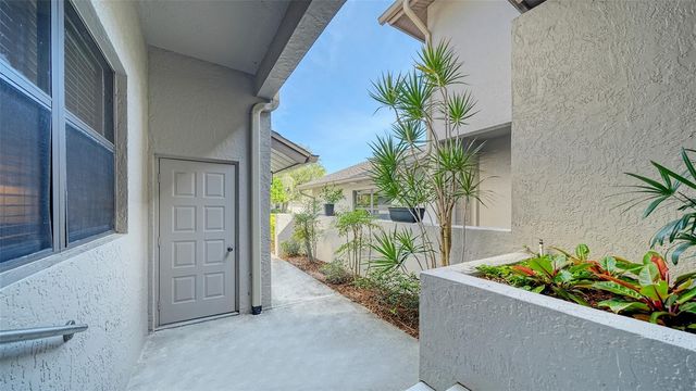 1638 STARLING DRIVE 105, Sarasota, FL 34231