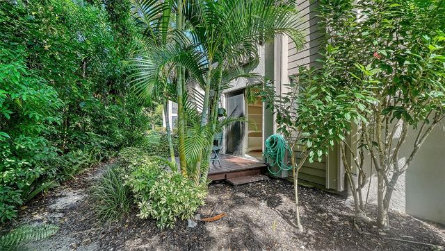 1638 STARLING DRIVE 105, Sarasota, FL 34231