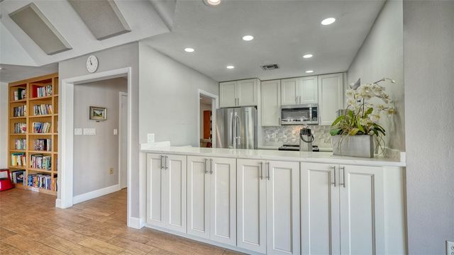 1638 STARLING DRIVE 105, Sarasota, FL 34231