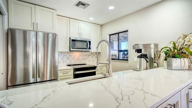 1638 STARLING DRIVE 105, Sarasota, FL 34231