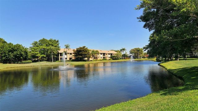 1638 STARLING DRIVE 105, Sarasota, FL 34231