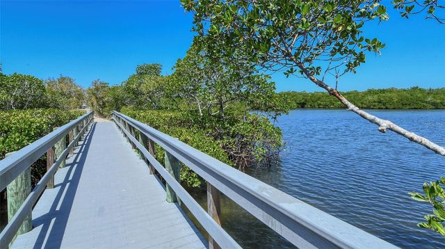 1638 STARLING DRIVE 105, Sarasota, FL 34231