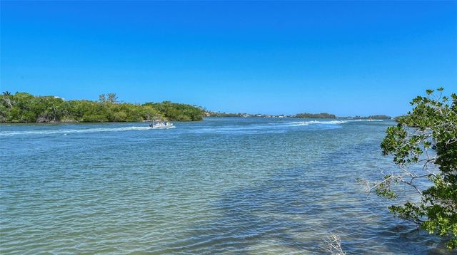 1638 STARLING DRIVE 105, Sarasota, FL 34231