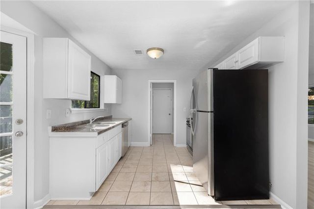 5350 Nathan Drive NW, Lilburn, GA 30047