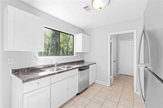 5350 Nathan Drive NW, Lilburn, GA 30047