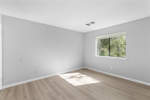 5350 Nathan Drive NW, Lilburn, GA 30047