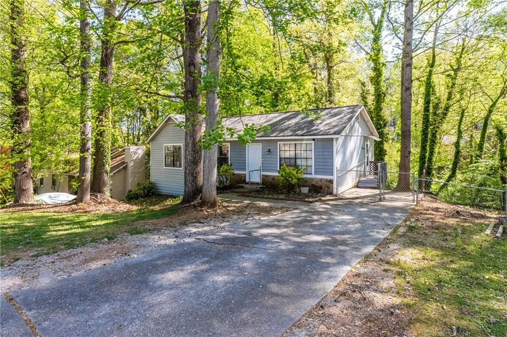 5350 Nathan Drive NW, Lilburn, GA 30047