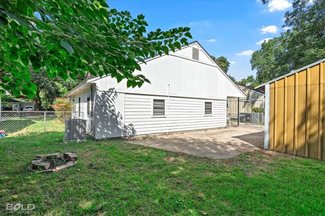 604 Anthony Street, Bossier City, LA 71112