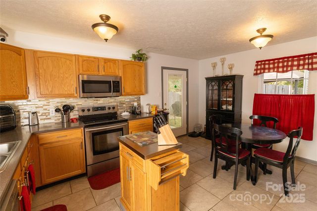 746 Ladino Lane, Clover, SC 29710