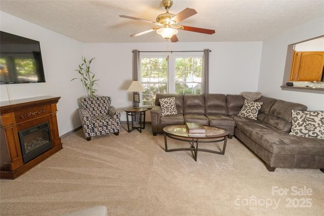 746 Ladino Lane, Clover, SC 29710