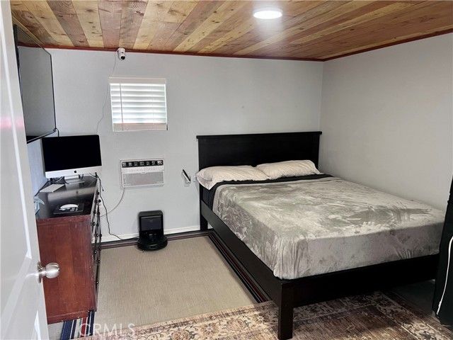 171 Ste Vic Avenue Q2, Palmdale, CA 93591