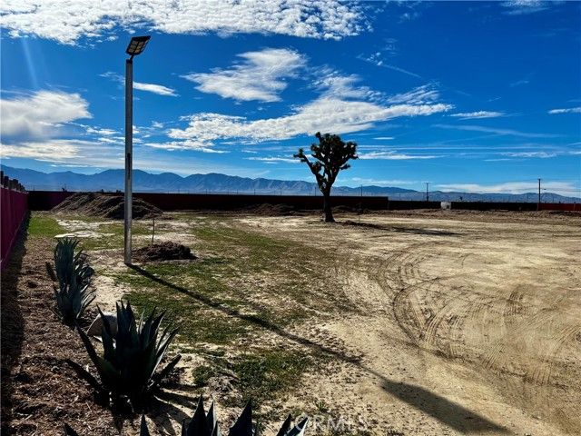 171 Ste Vic Avenue Q2, Palmdale, CA 93591