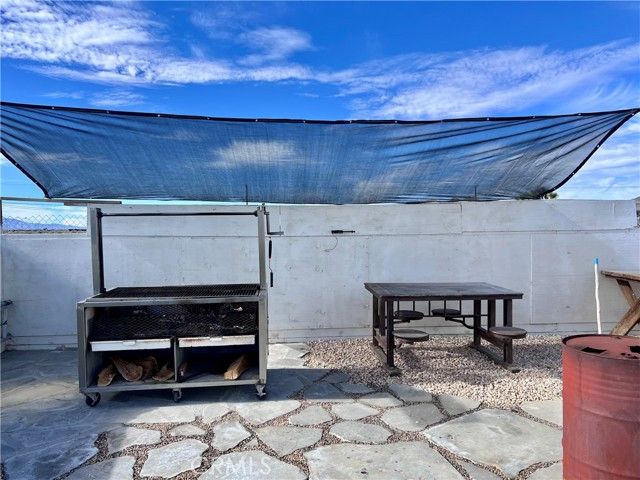 171 Ste Vic Avenue Q2, Palmdale, CA 93591