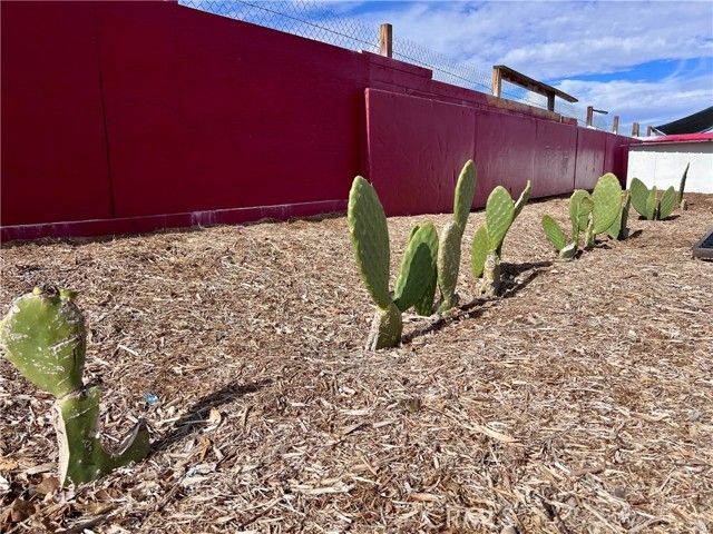 171 Ste Vic Avenue Q2, Palmdale, CA 93591