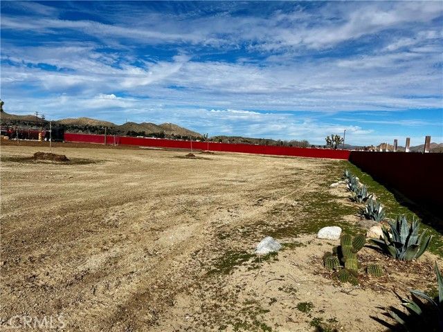 171 Ste Vic Avenue Q2, Palmdale, CA 93591