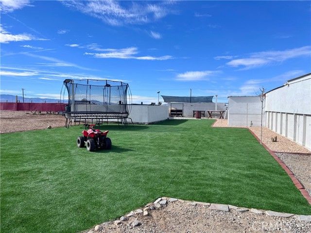 171 Ste Vic Avenue Q2, Palmdale, CA 93591