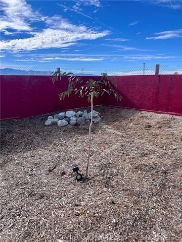 171 Ste Vic Avenue Q2, Palmdale, CA 93591